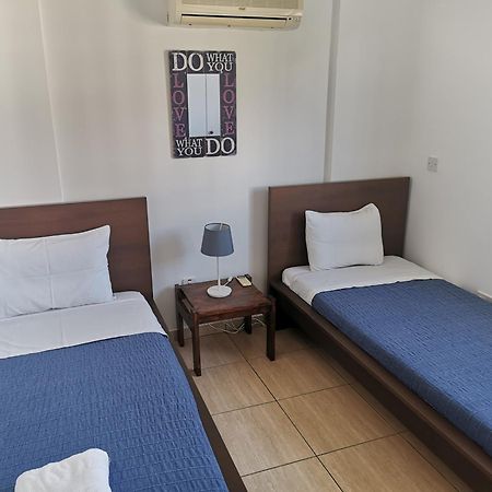Carisa Downtown With Rooftop Pool Larnaka Exterior foto
