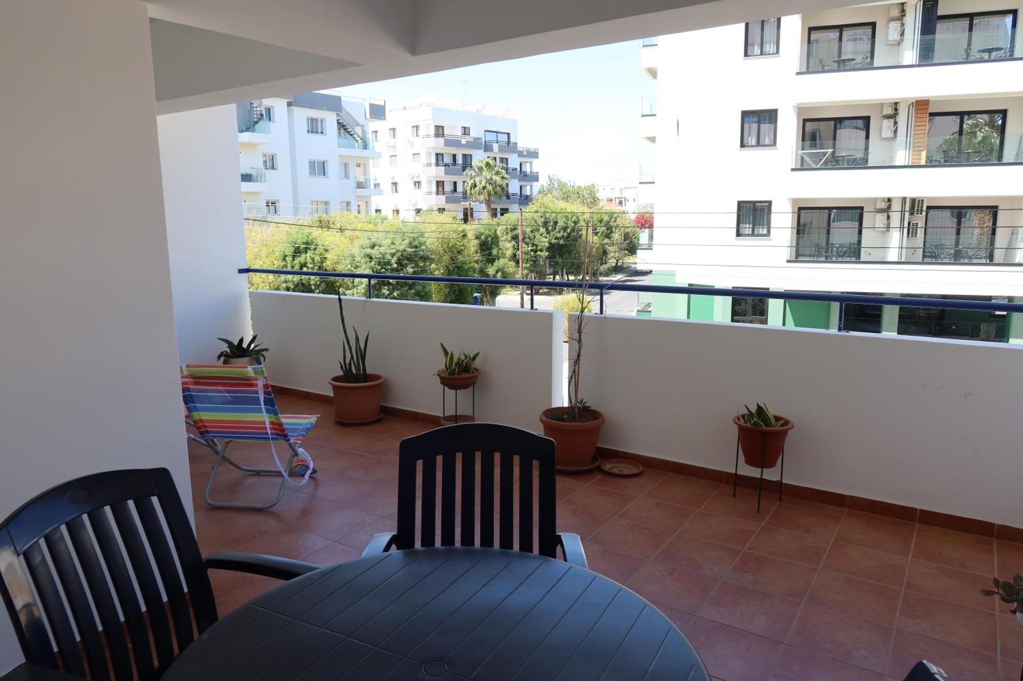 Carisa Downtown With Rooftop Pool Larnaka Exterior foto