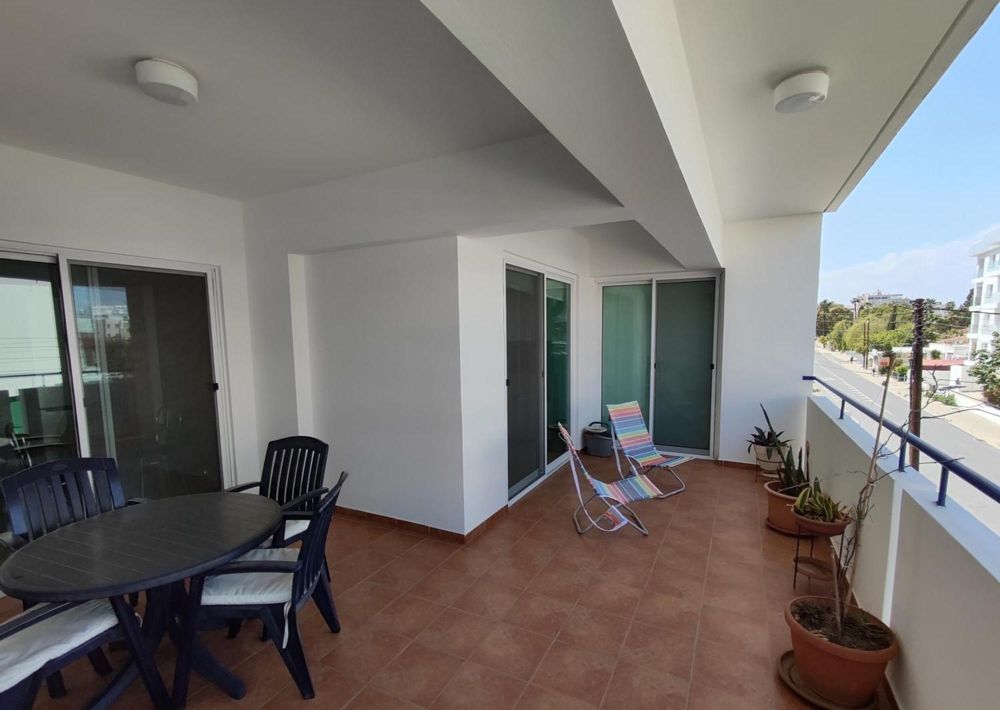 Carisa Downtown With Rooftop Pool Larnaka Exterior foto